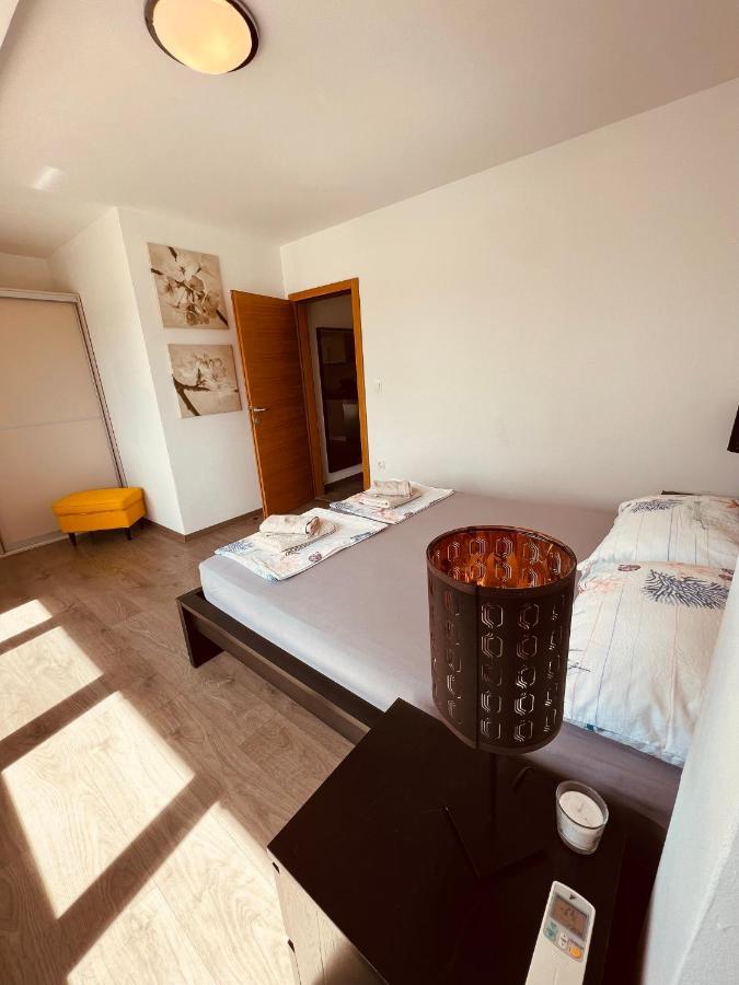 Apartman Bijeca - メドゥリン エクステリア 写真