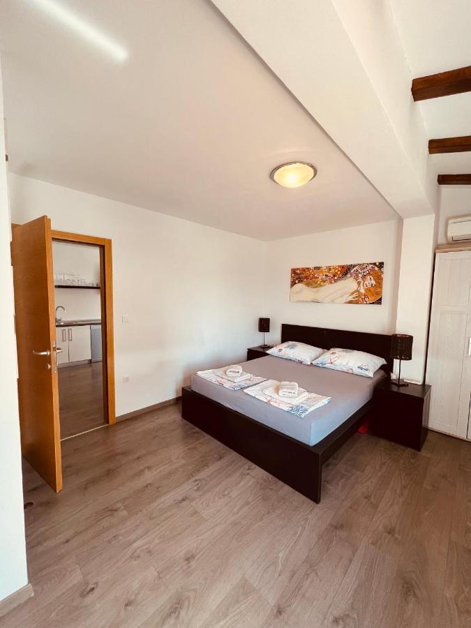 Apartman Bijeca - メドゥリン エクステリア 写真