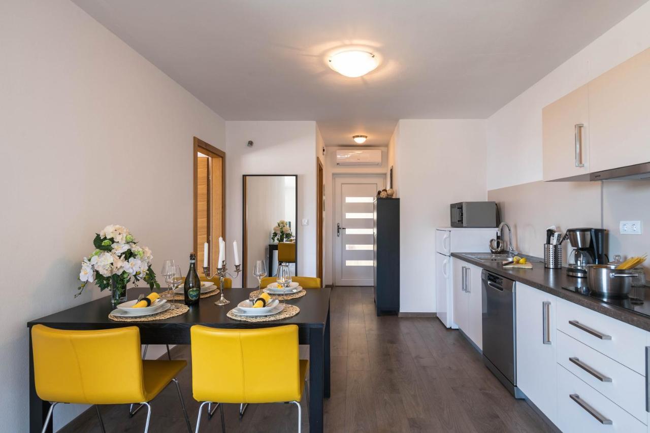 Apartman Bijeca - メドゥリン エクステリア 写真