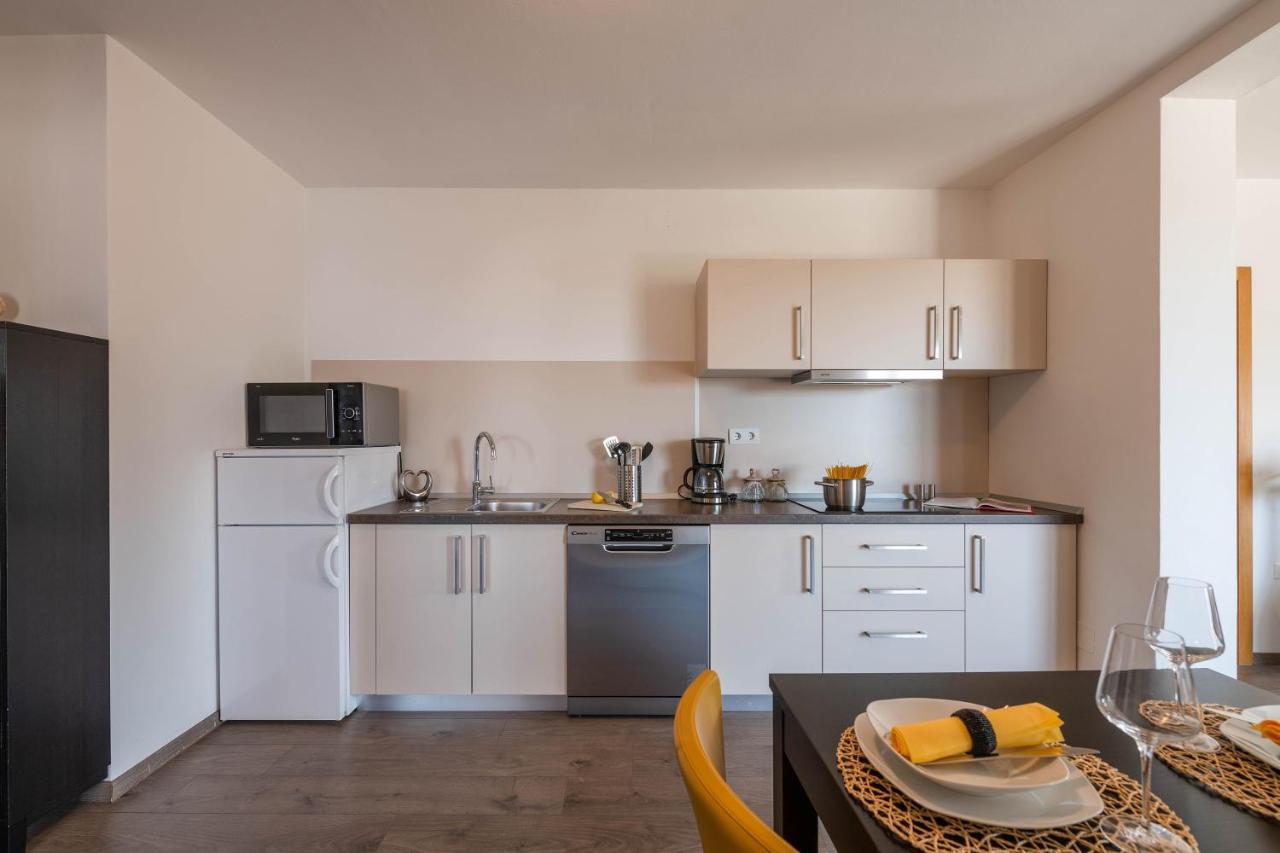 Apartman Bijeca - メドゥリン エクステリア 写真